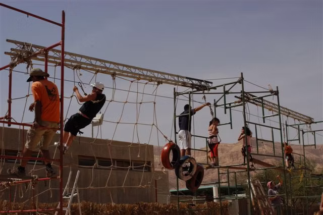 פארק חבלים נייד בפעילות קבוצתית
